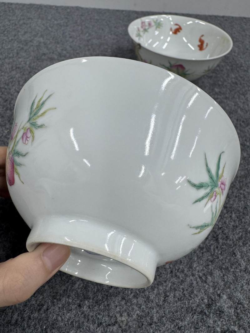 清 粉彩桃蝠紋碗一對 - 图7