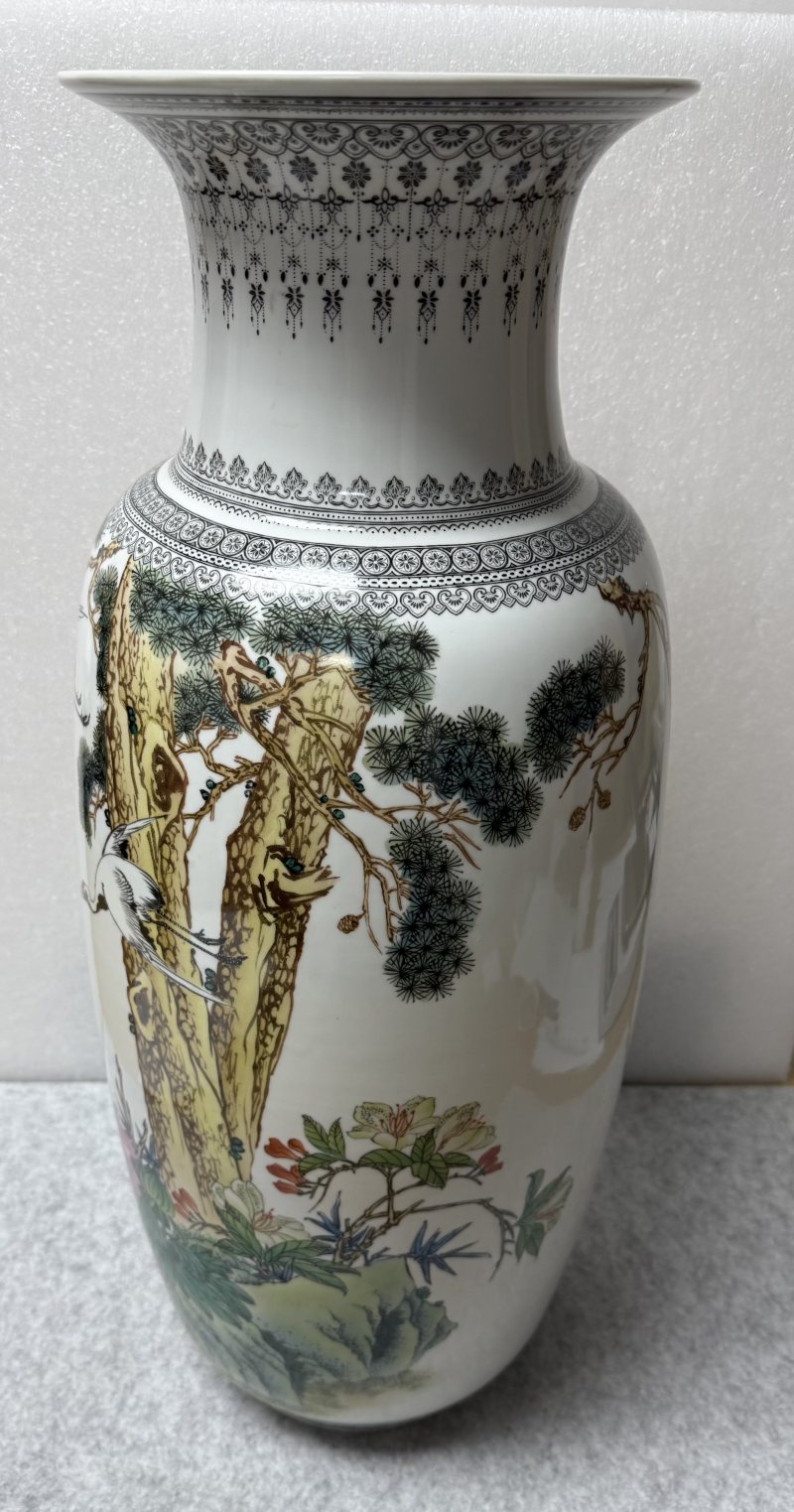 1970年代陳先水粉彩刷花松鶴牡丹圖大瓶 - 图2