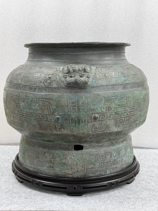 商代青銅饕餮紋三羊耳瓿 - 图6