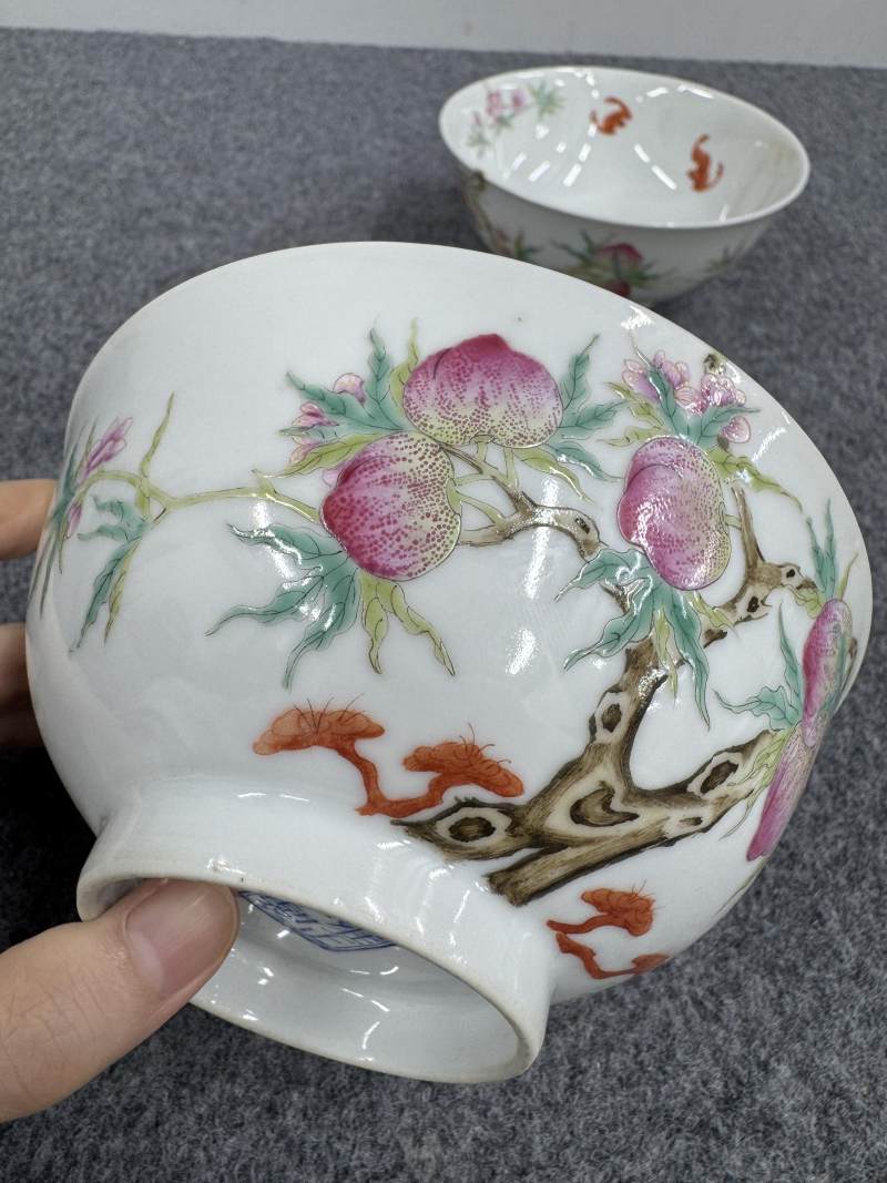 清 粉彩桃蝠紋碗一對 - 图9