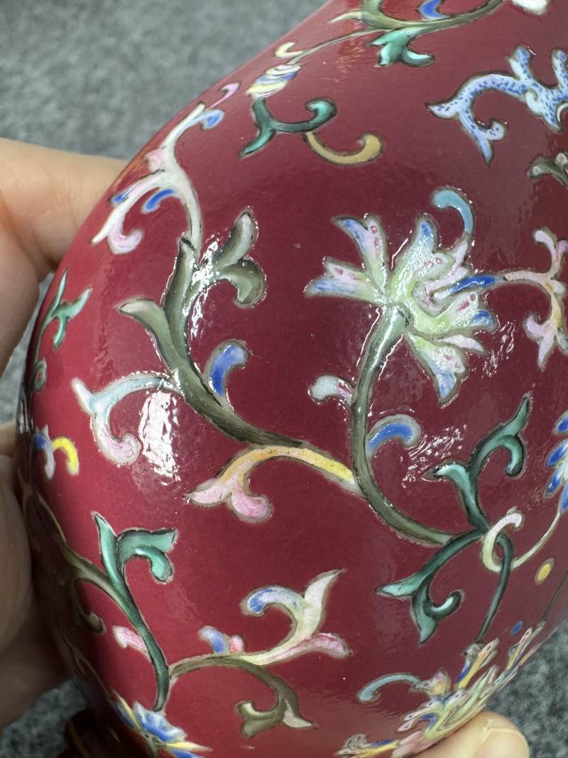 清乾隆 胭脂地粉彩花卉紋壁瓶 - 图22