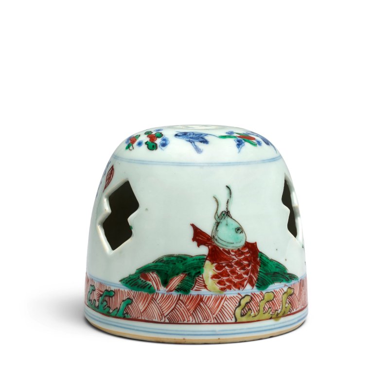 清順治 青花五彩詩文香薰 | A VERY RARE WUCAI BEEHIVE-SHAPED INCENSE BURNER