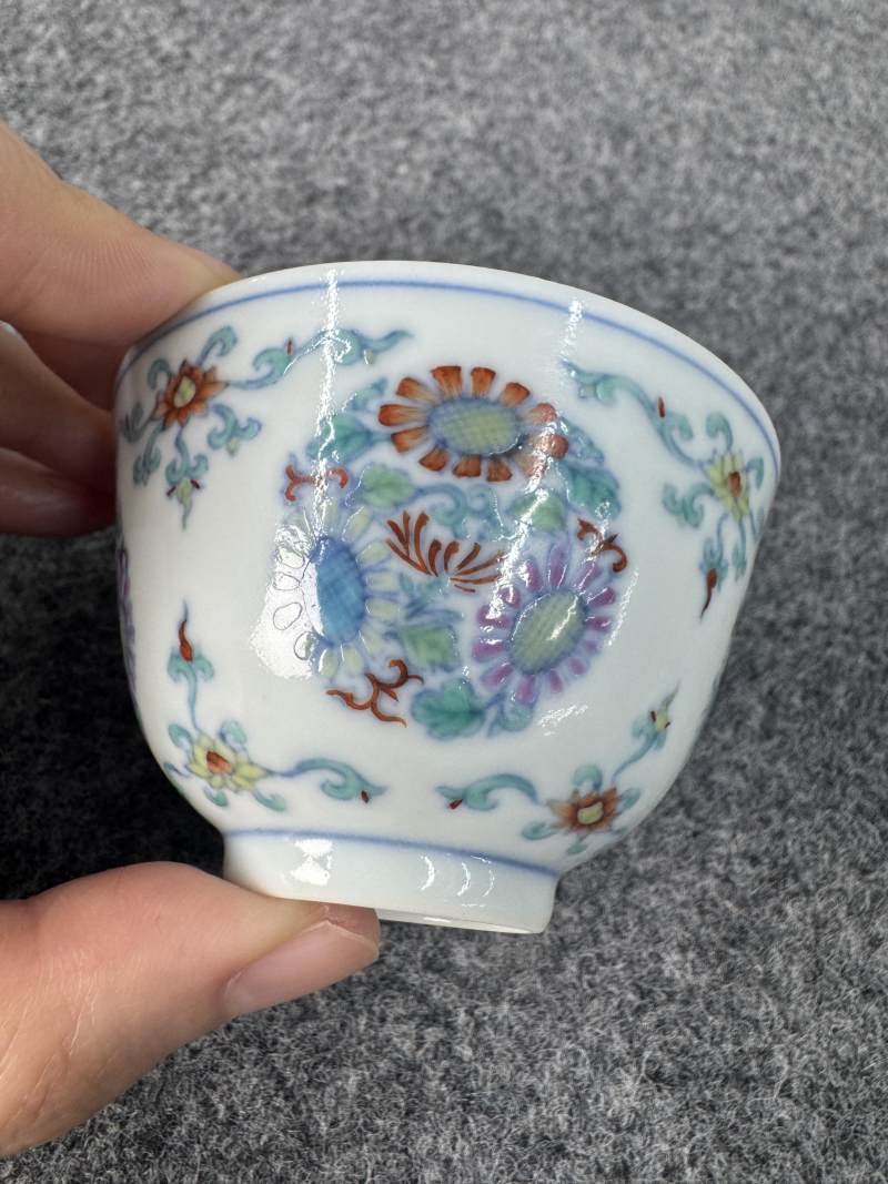 清雍正 鬥彩團菊紋杯 - 图7