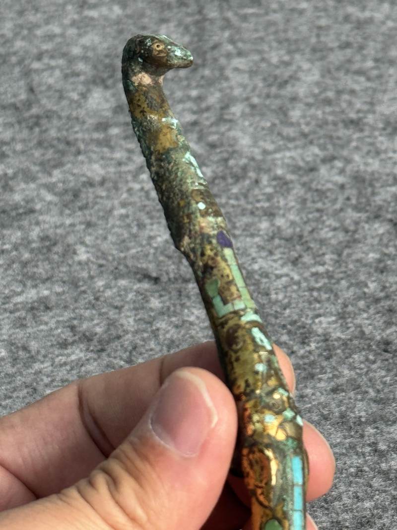 銅鎏金嵌綠松石龍首帶鉤 - 图4