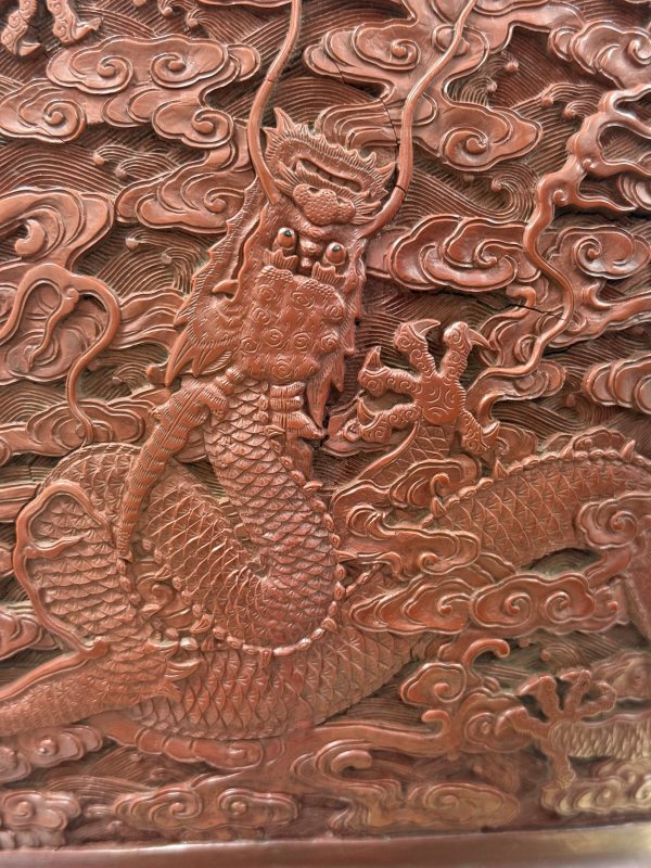 清乾隆剔紅海水九龍紋獸首尊 - 图4