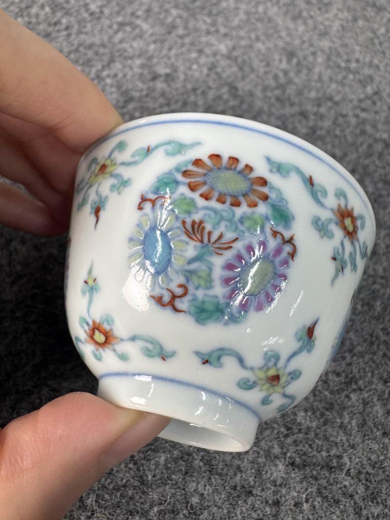清雍正 鬥彩團菊紋杯 - 图9