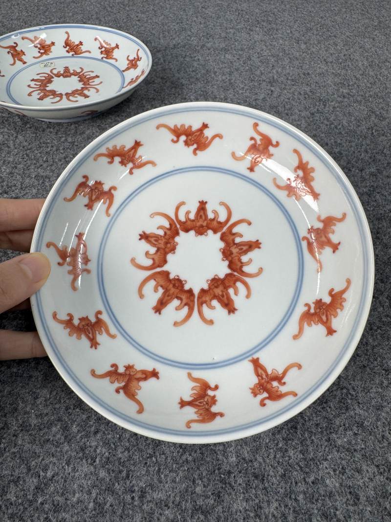 清光緒 青花礬紅「洪福齊天」盤一對 - 图3