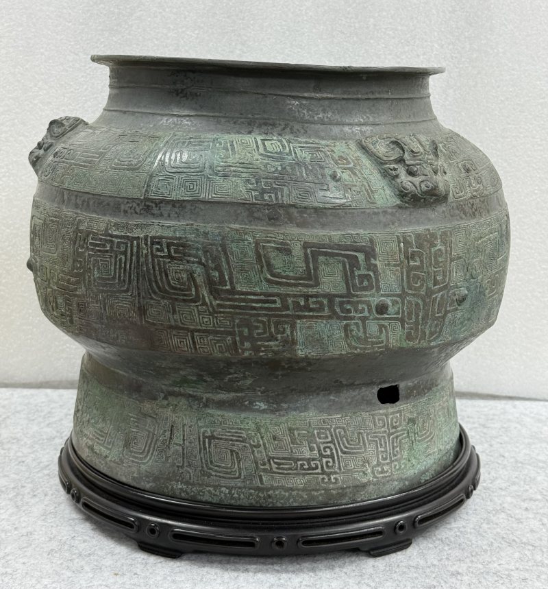 商代青銅饕餮紋三羊耳瓿 - 图7