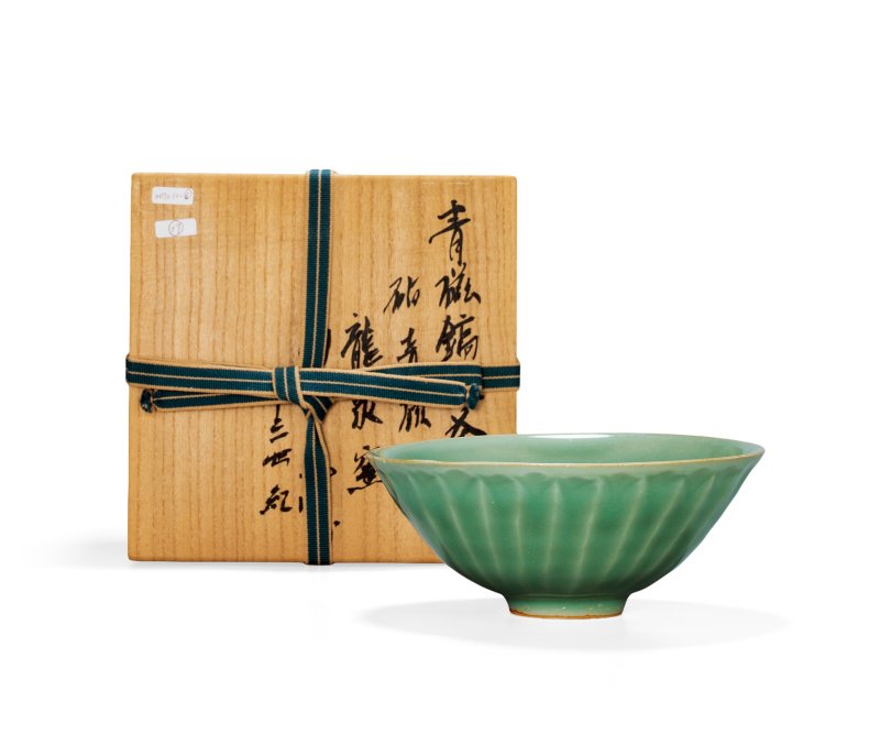 元 龙泉窑粉青釉莲瓣撇口碗