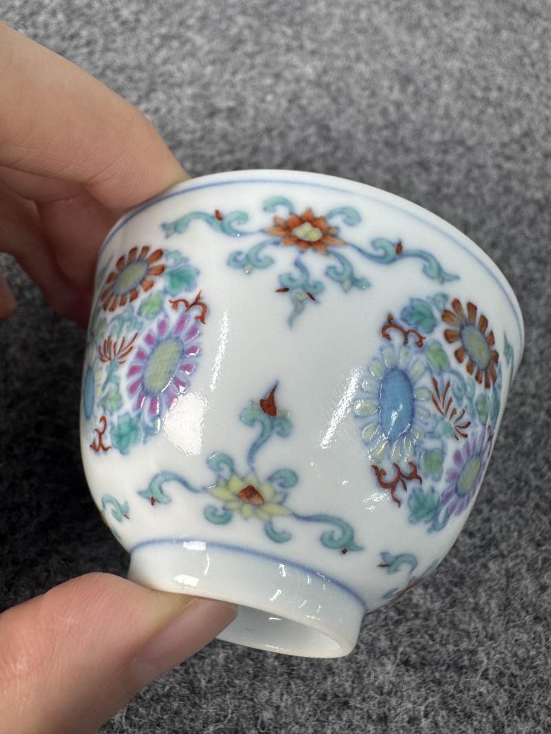 清雍正 鬥彩團菊紋杯 - 图10