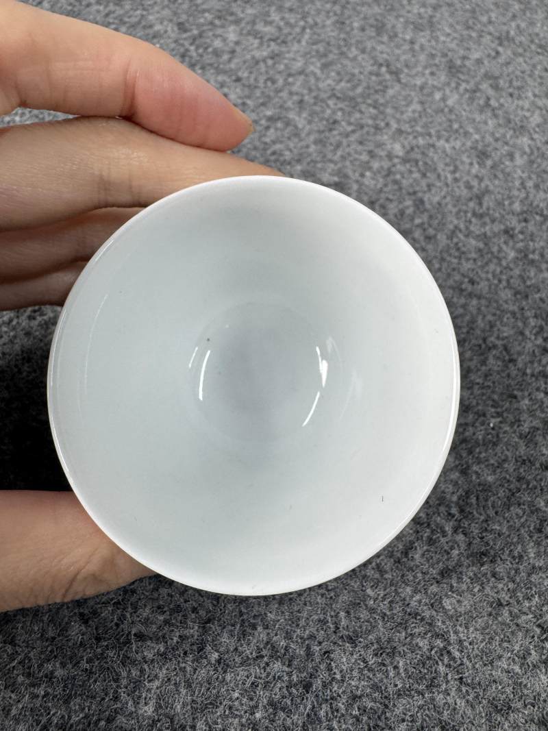 清雍正 彩或為民國後加 粉彩花蝶紋杯 - 图8