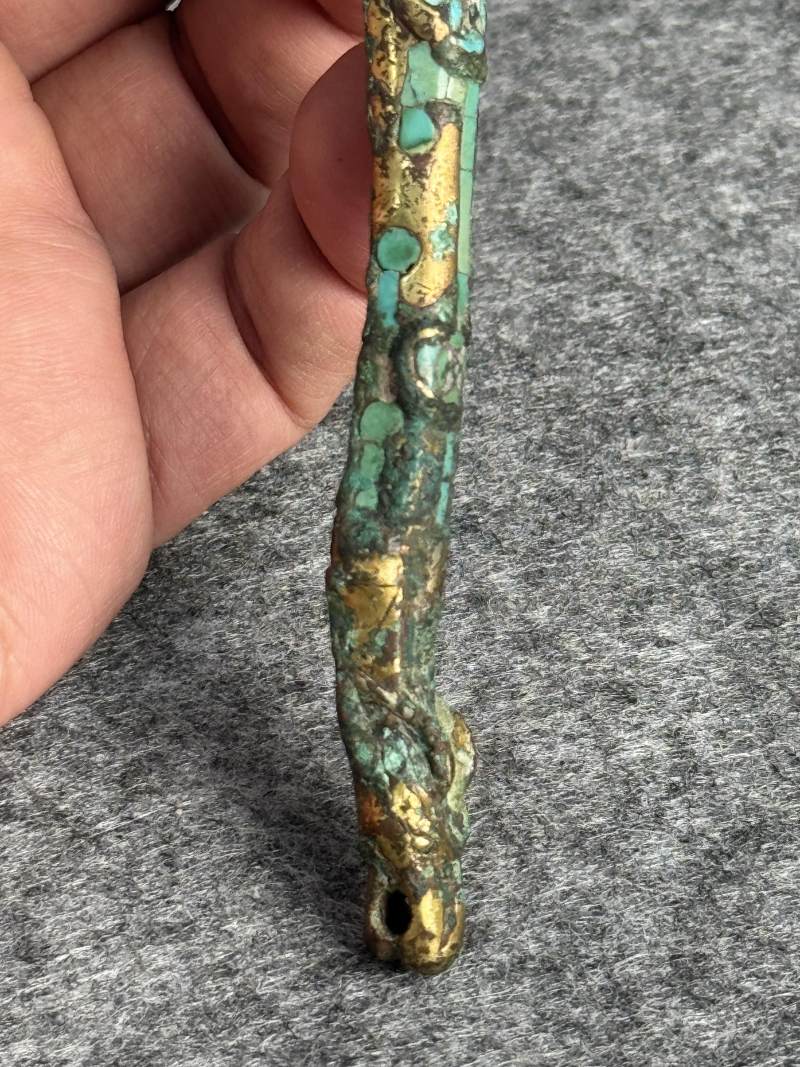 銅鎏金嵌綠松石龍首帶鉤 - 图6