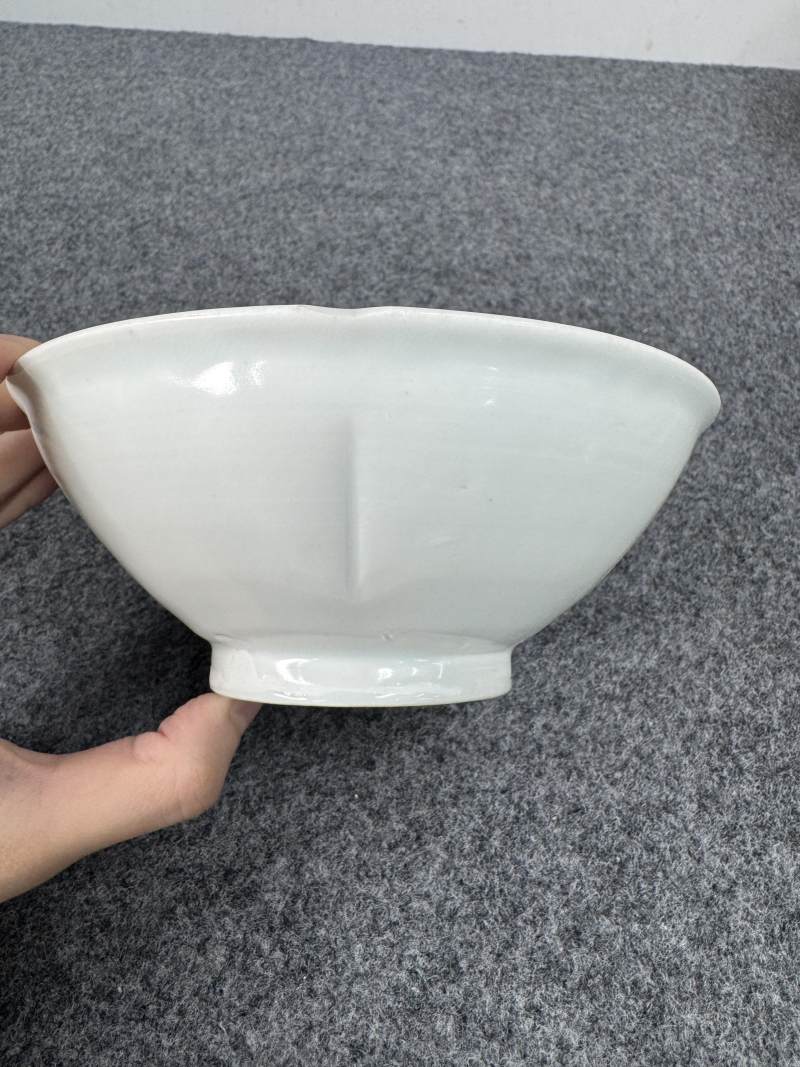 白釉葵口碗 - 图3