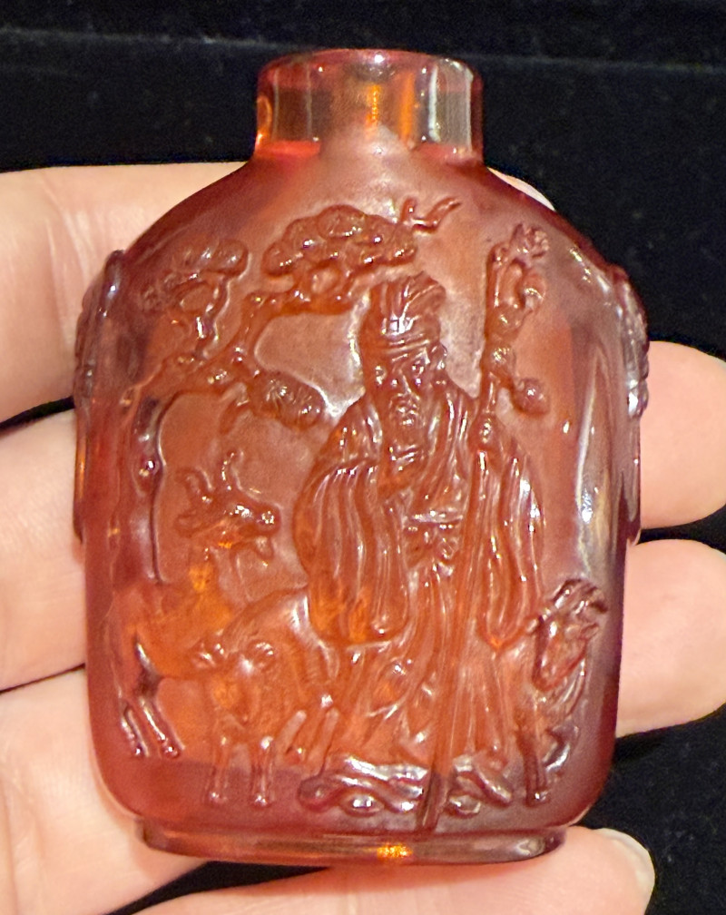 清 琥珀蘇武牧羊圖鼻煙壺 - 图5