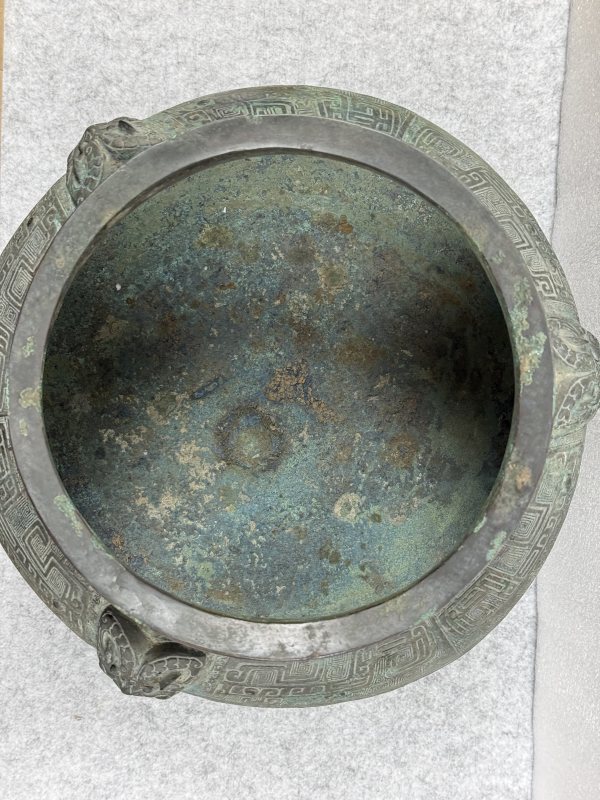 商代青銅饕餮紋三羊耳瓿 - 图8