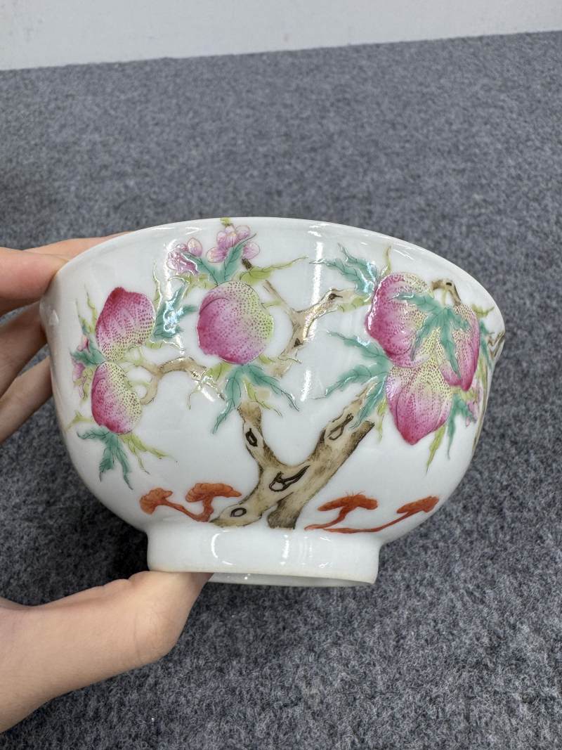 清 粉彩桃蝠紋碗一對 - 图13