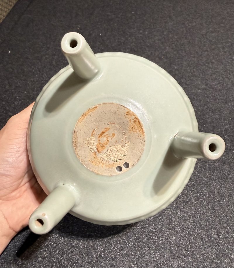 宋 龍泉窯青釉鼎式爐 - 图7
