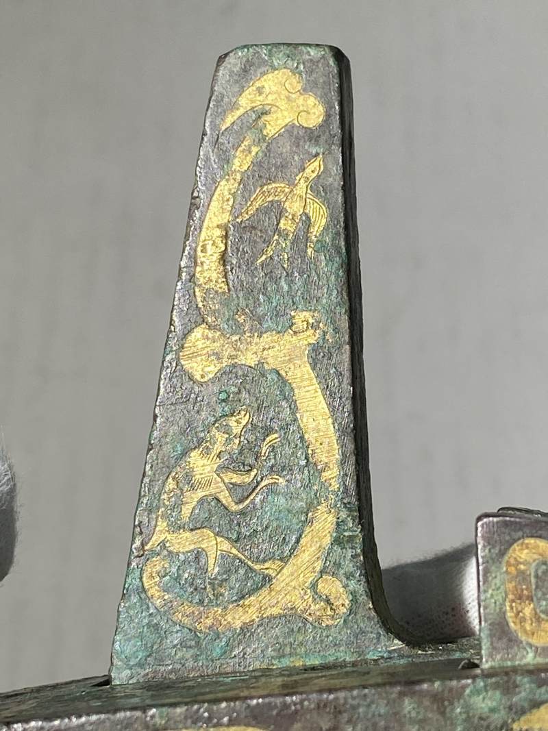 銅局部鎏金動物紋弩機 - 图7