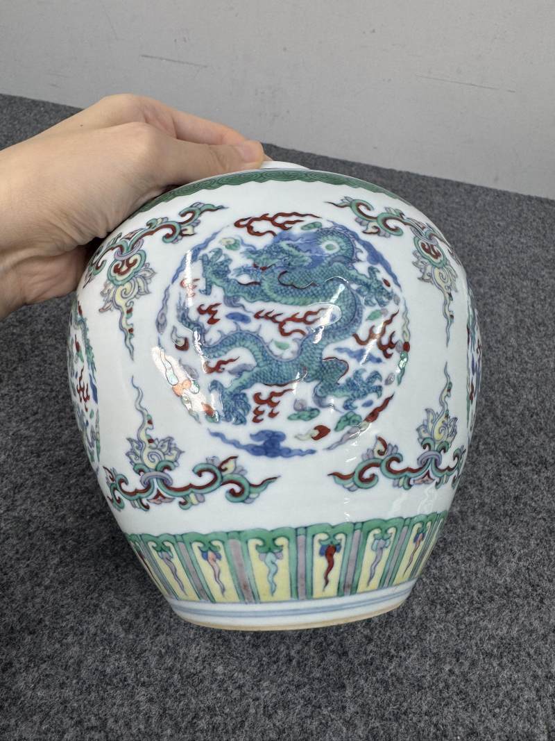 清雍正 鬥彩團龍紋罐 - 图18