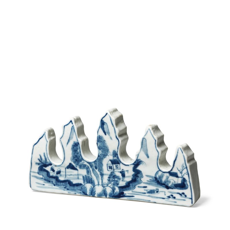 清道光 青花山水詩文山形筆擱 | A RARE BLUE AND WHITE FIVE-PEAK BRUSHREST - 图3