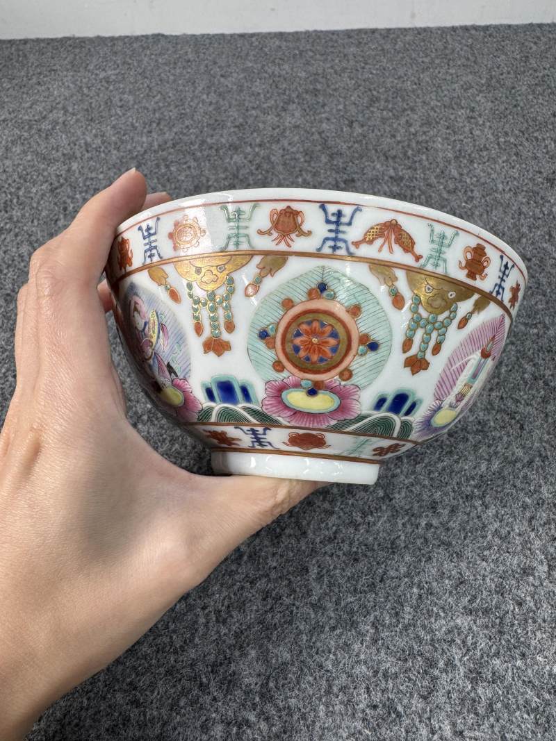 清道光 粉彩七珍八寶紋碗一對 - 图27