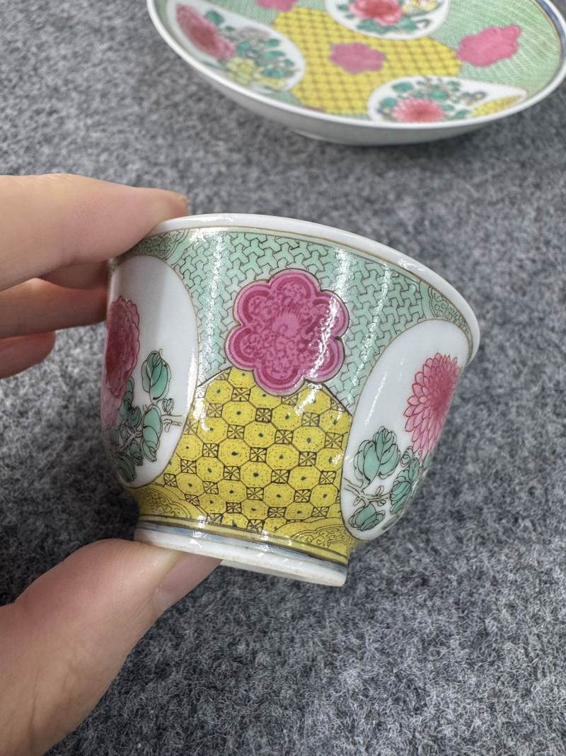 清乾隆 粉彩花卉紋盞及盞托一套 - 图4