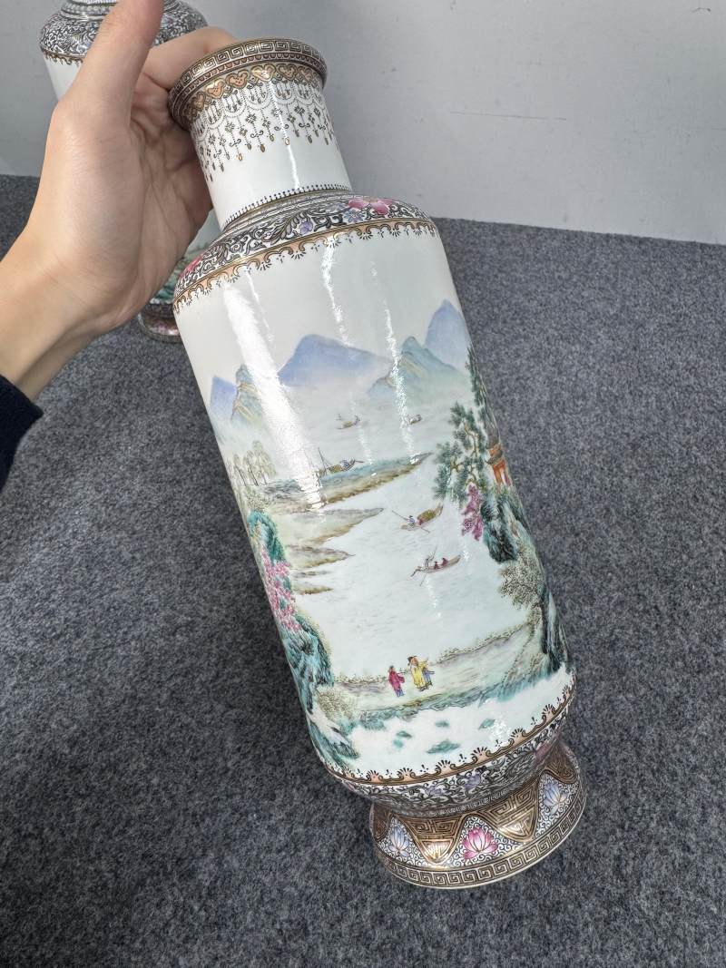 民國 粉彩山水人物紋瓶一對 - 图5