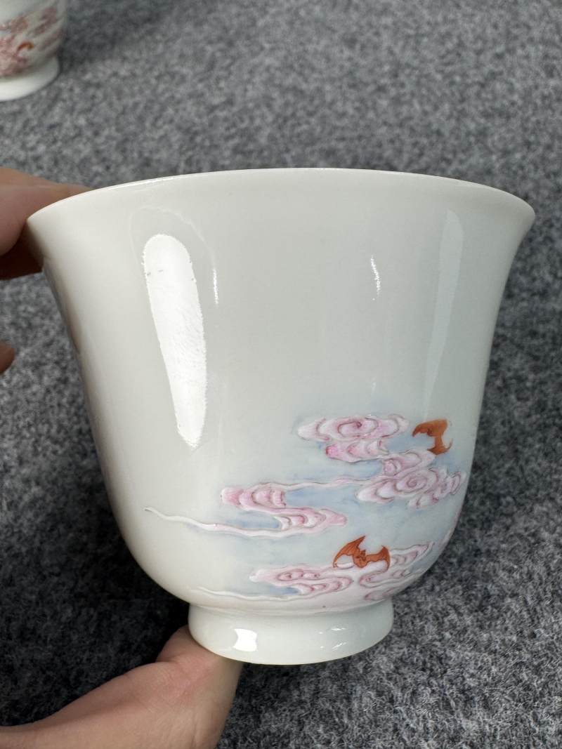 清雍正 粉彩「富貴神仙杯」一對 - 图7