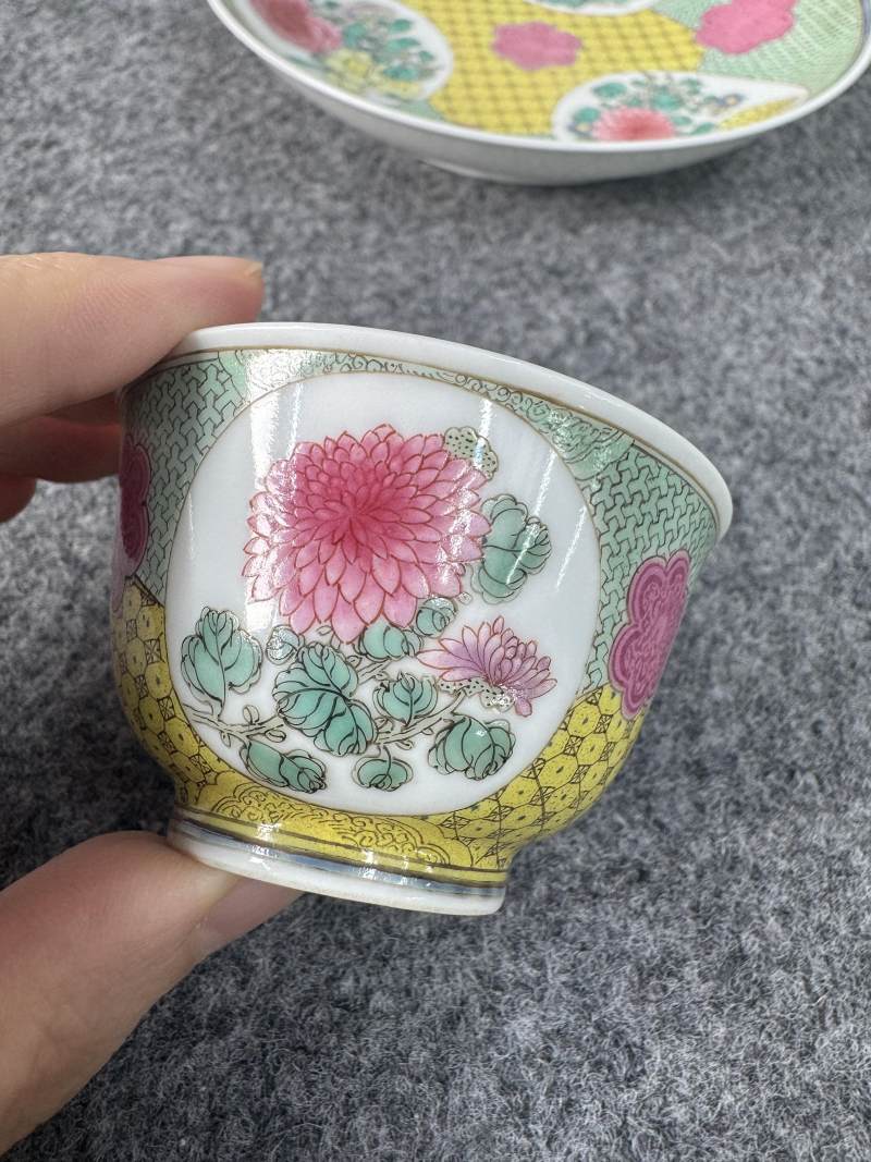 清乾隆 粉彩花卉紋盞及盞托一套 - 图5