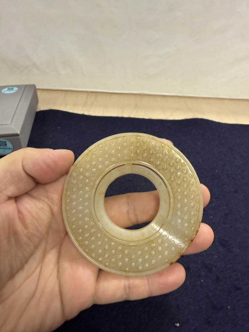 白玉鏤雕穀紋卷雲紋雙聯環 - 图6