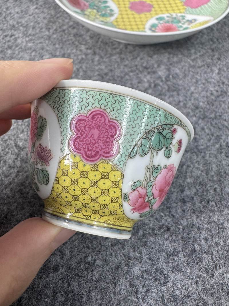 清乾隆 粉彩花卉紋盞及盞托一套 - 图6