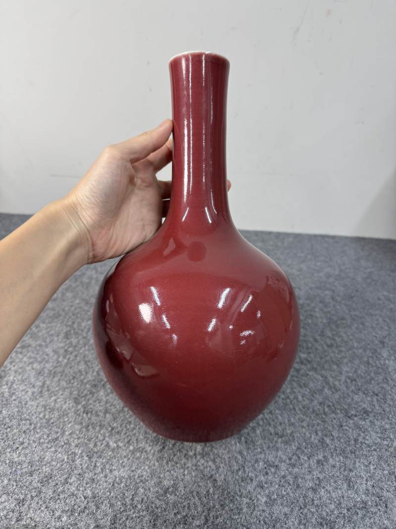 清十八世紀 霽紅釉小天球瓶 - 图3