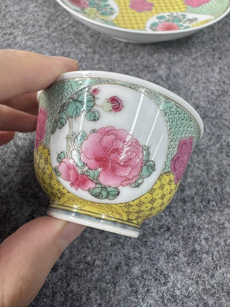 清乾隆 粉彩花卉紋盞及盞托一套 - 图7