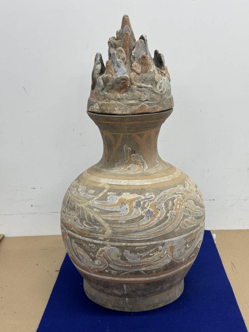 彩陶瑞獸紋蓋瓶 - 图5
