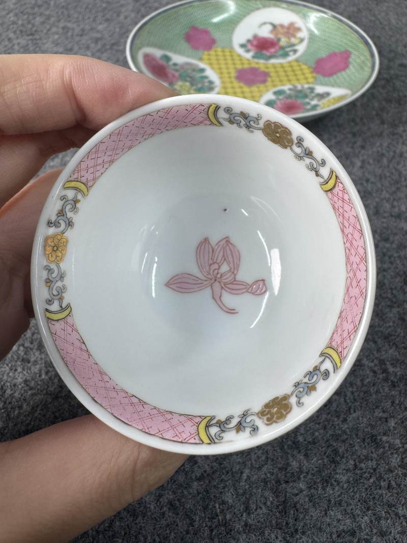 清乾隆 粉彩花卉紋盞及盞托一套 - 图8
