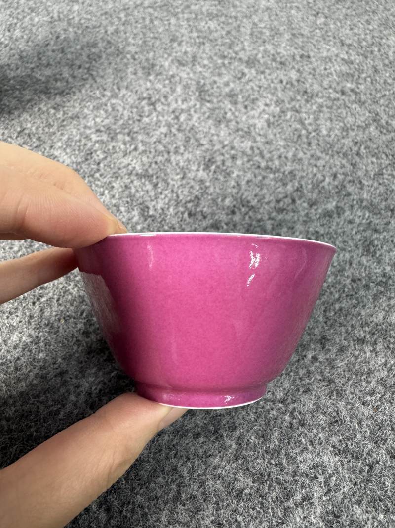 清雍正 胭脂紅釉內粉彩瓜果紋杯一對 - 图9