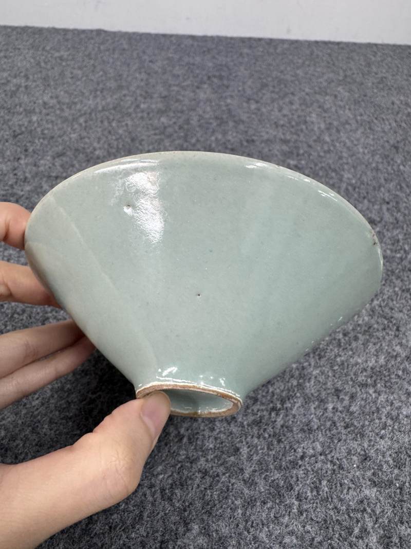 龍泉窯青釉斗笠盞 - 图3