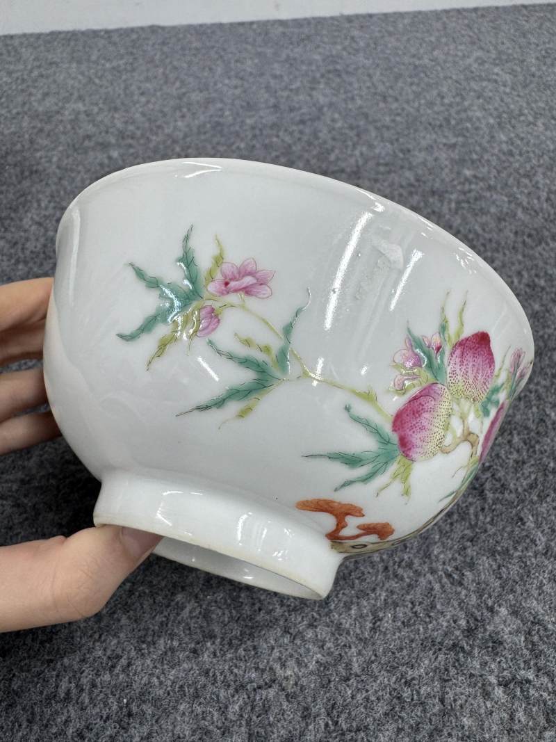 清 粉彩桃蝠紋碗一對 - 图18