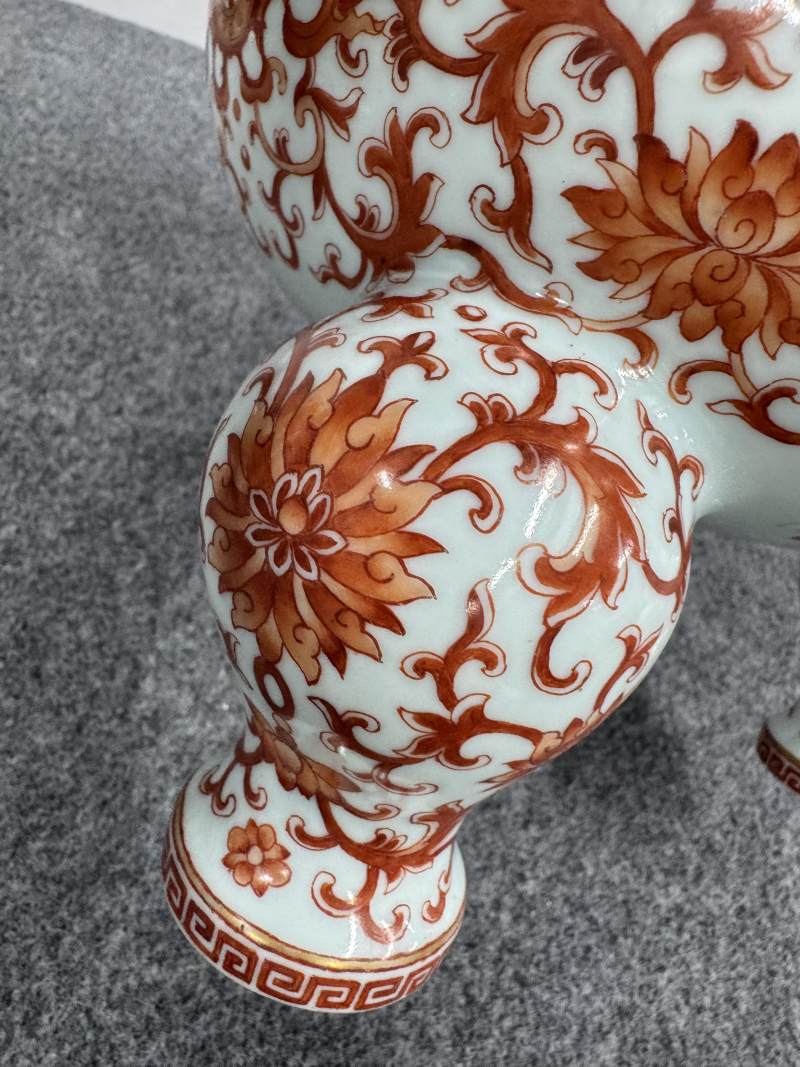 清嘉慶 礬紅蓮托八寶紋朝冠耳三足爐 - 图18