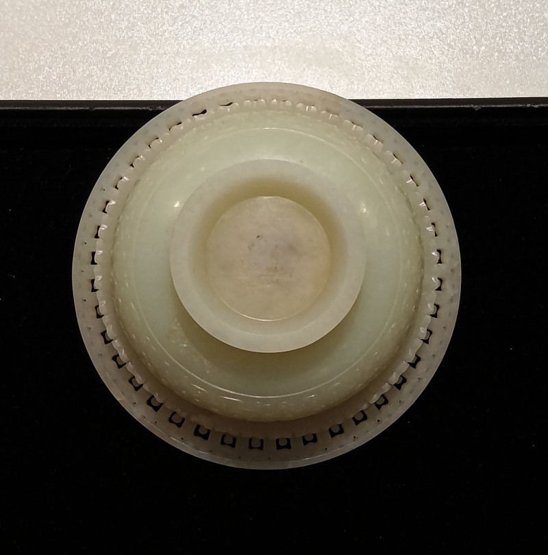 清  白玉鏤雕饕餮紋淨水碗 - 图4
