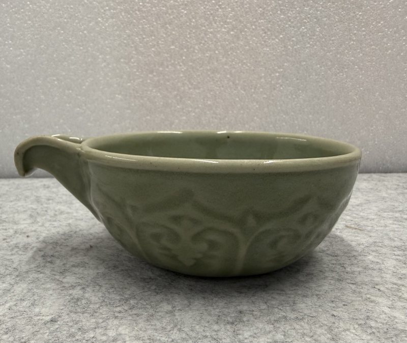 元 龍泉青釉刻花匜 - 图4