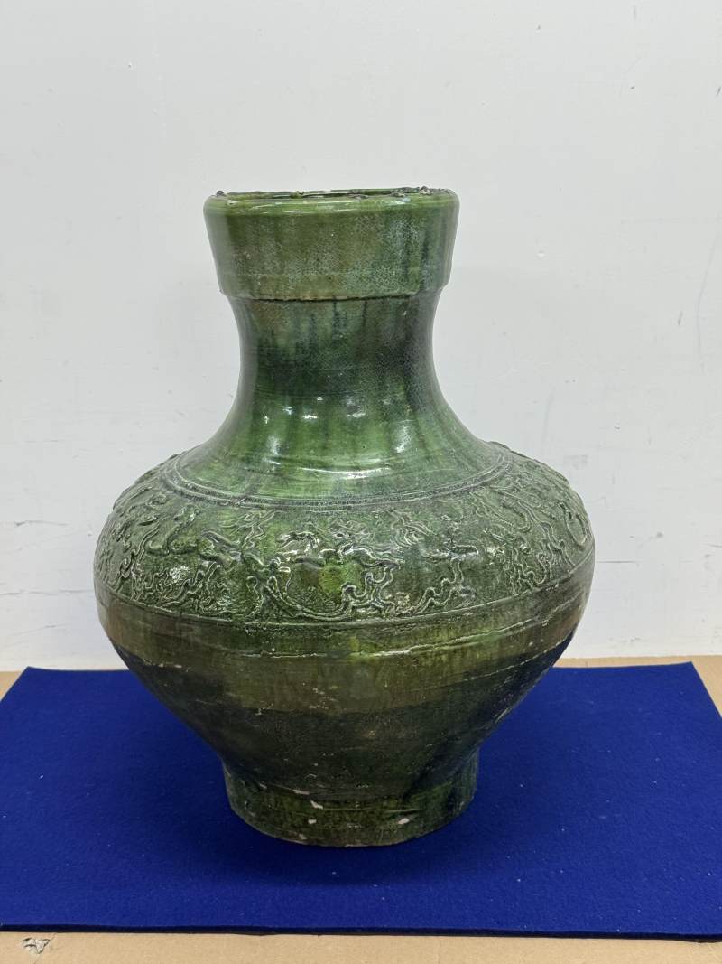 綠釉模印狩獵圖壺 - 图2