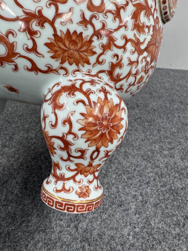 清嘉慶 礬紅蓮托八寶紋朝冠耳三足爐 - 图19