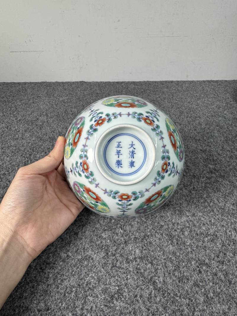 清雍正 鬥彩團菊紋碗 - 图17