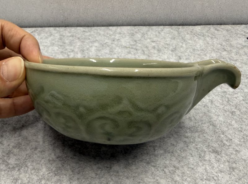 元 龍泉青釉刻花匜 - 图5