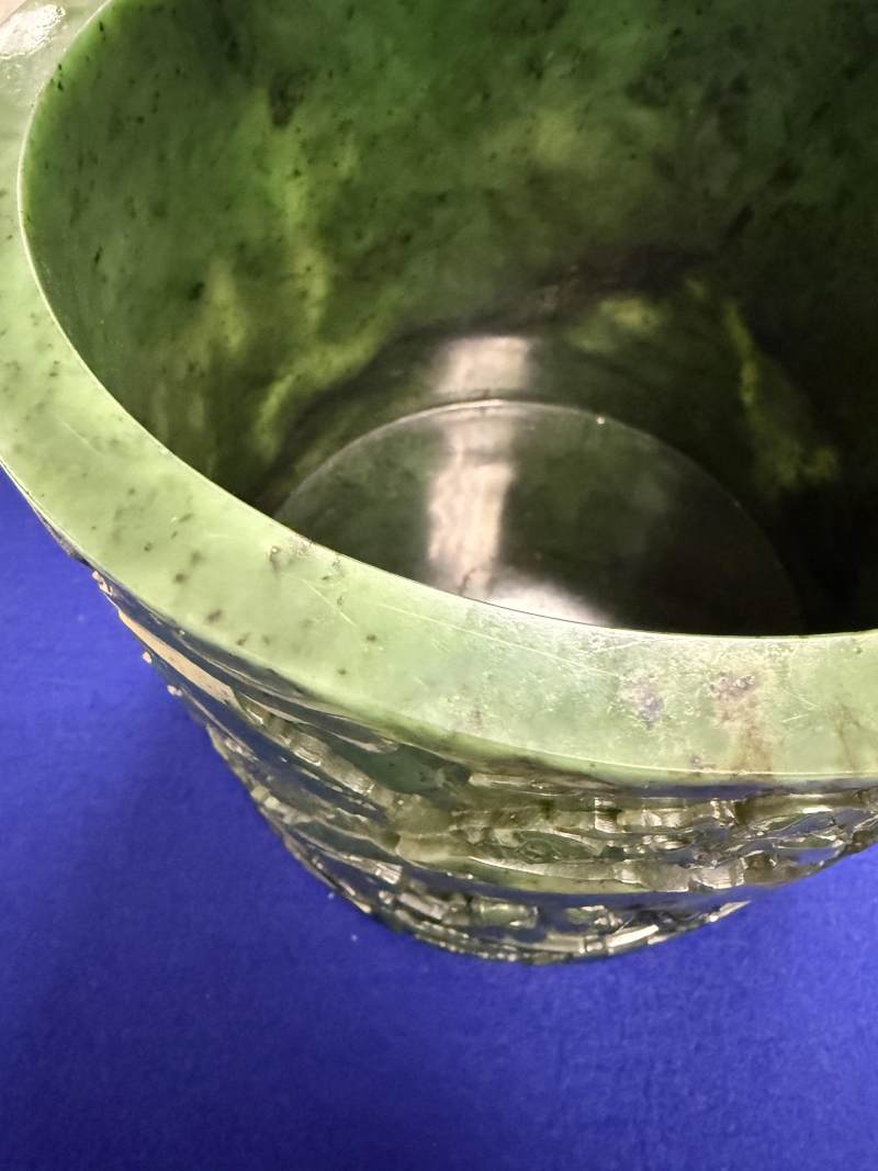 清乾隆 碧玉高士山水筆筒 - 图10