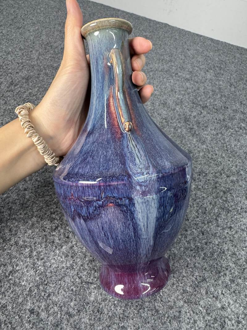清乾隆 窯變釉如意雲耳瓶 - 图6