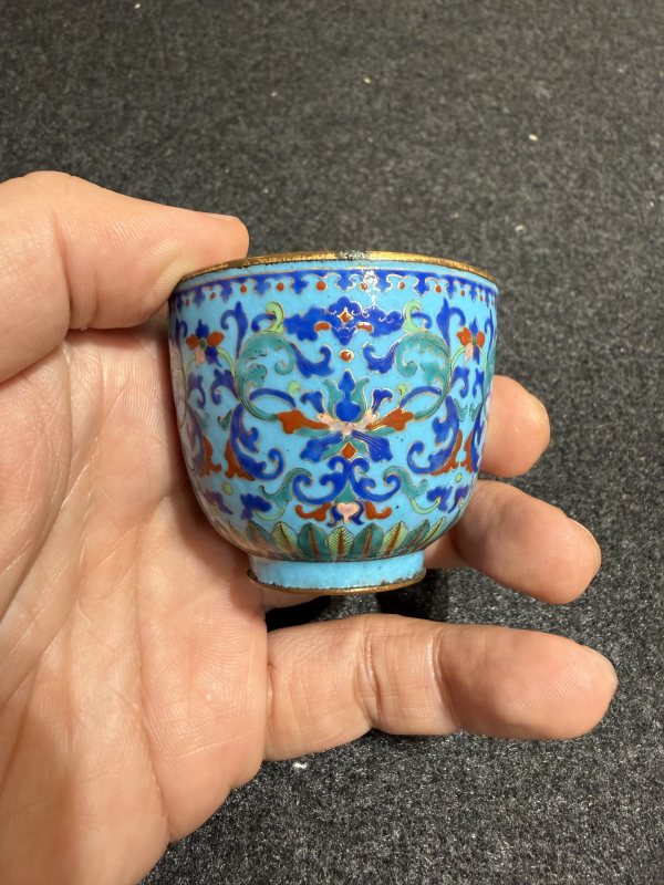 清乾隆銅胎畫琺瑯纏枝蓮紋小杯 - 图4