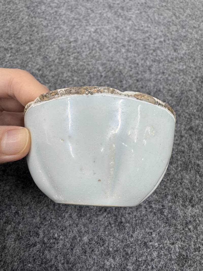 青白釉刻花花口小鉢 - 图5