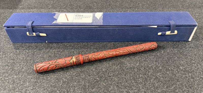 明 剔紅鳳穿牡丹紋毛筆 - 图2